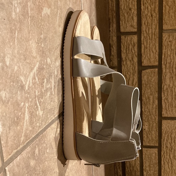 Sandals - Picture 3 of 5